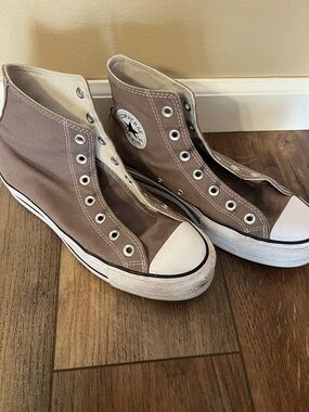 Sz 9 Converse All Star High Top Sneakers in Taupe Canvas with White Accents